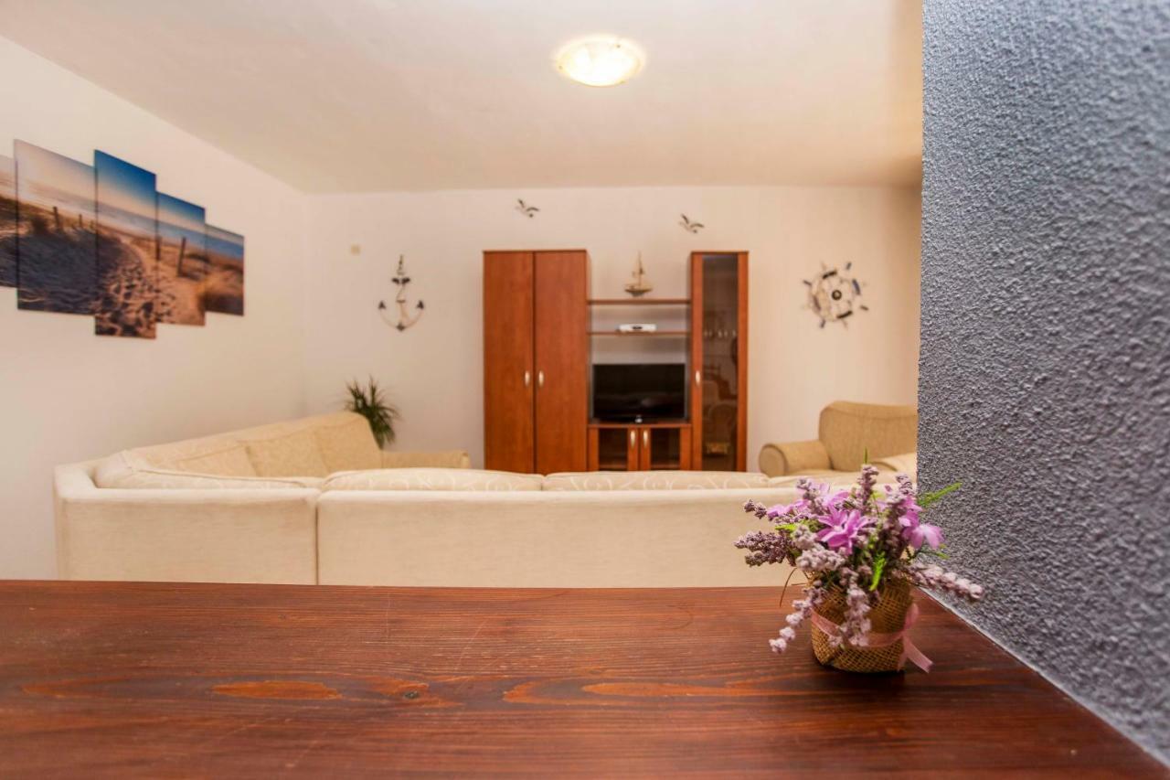 Apartment Paola Pula