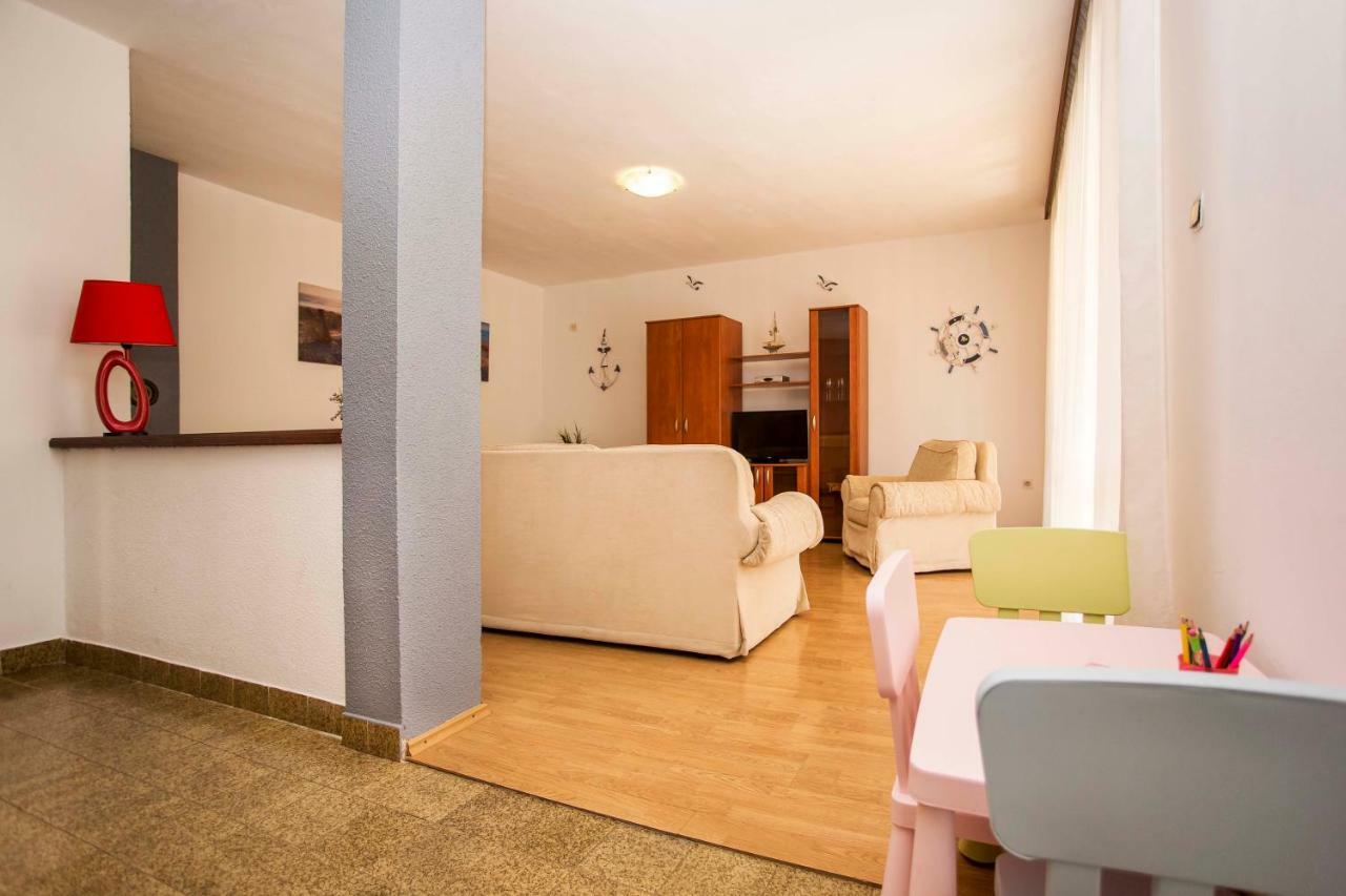 Apartment Paola Pula